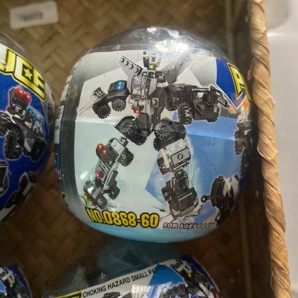 12 police transforming cars. Mystery balls. 8 in 1 - Picture 5 of 7